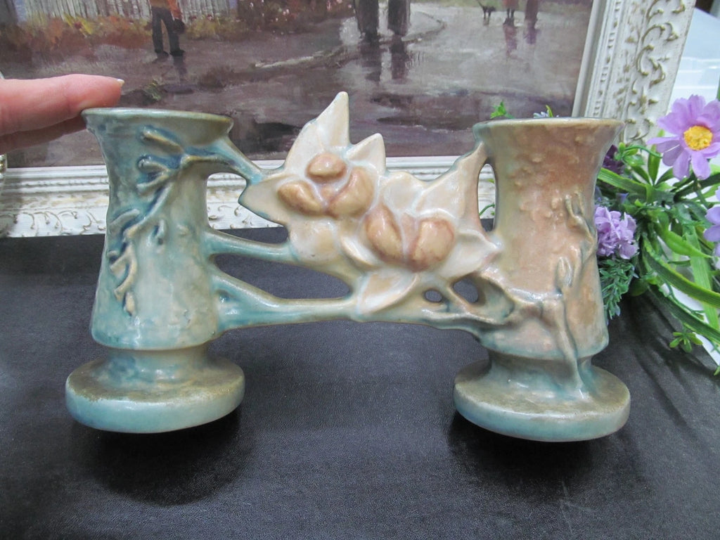 ROSEVILLE BLUE MAGNOLIA Double Vase #186 pottery USA