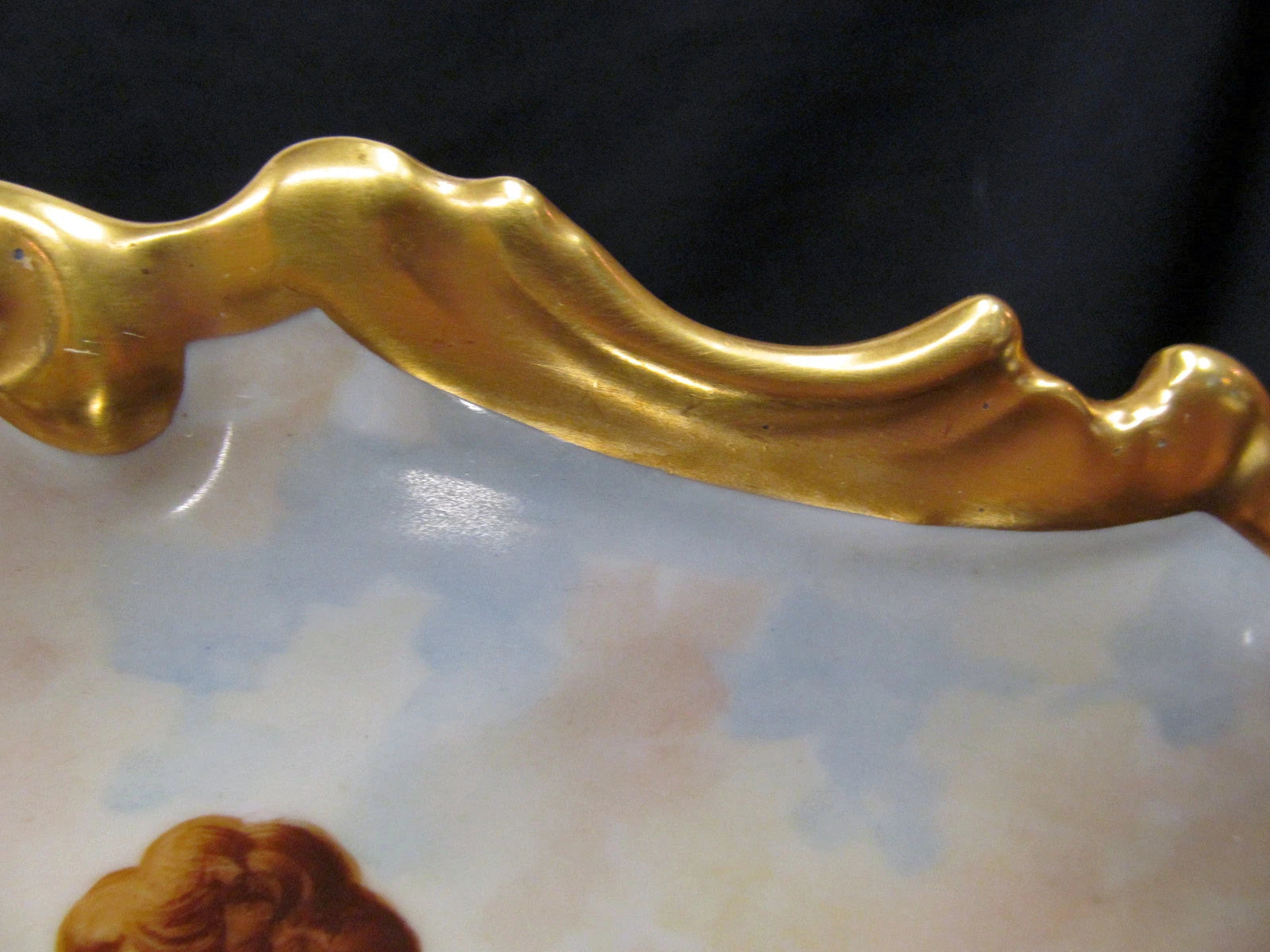 UNMARKED LIMOGES FRANCE ARTIST SIGNED DULUIC CHARGER 13 PAINTED COURTING COUPLE