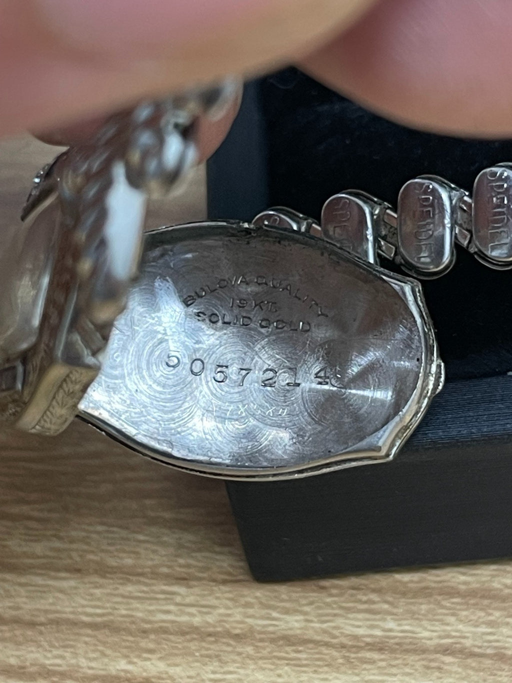 Case back stamped Bulova Quality 19KT Solid Gold